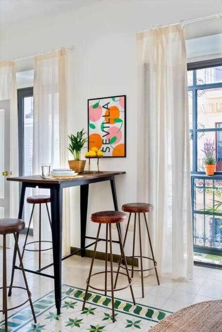Monkeys Apartments Duplex Pureza & Balconies เซบีญา ภายนอก รูปภาพ